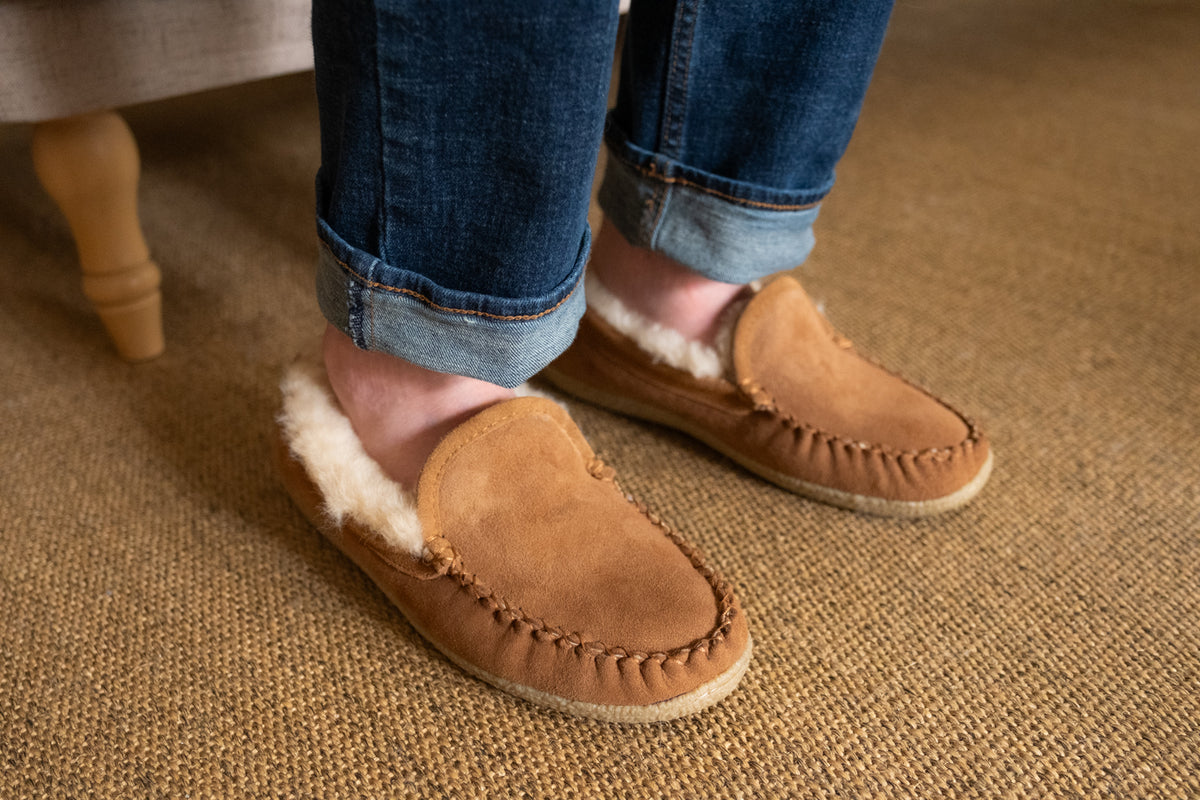 Mens ugg moccasins on sale clearance