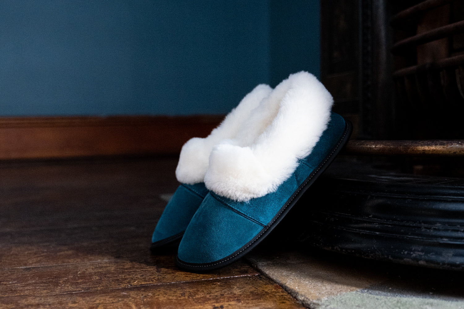 Women's Warm & Cozy 100% Genuine Sheepskin Suede Sole Slippers – Moccasins  Canada
